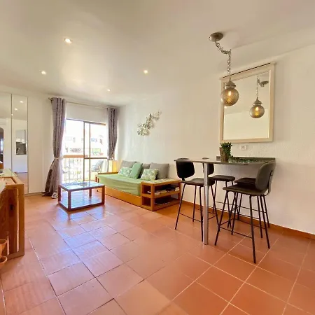 Skylight 1 With Pool By Homing Apartament